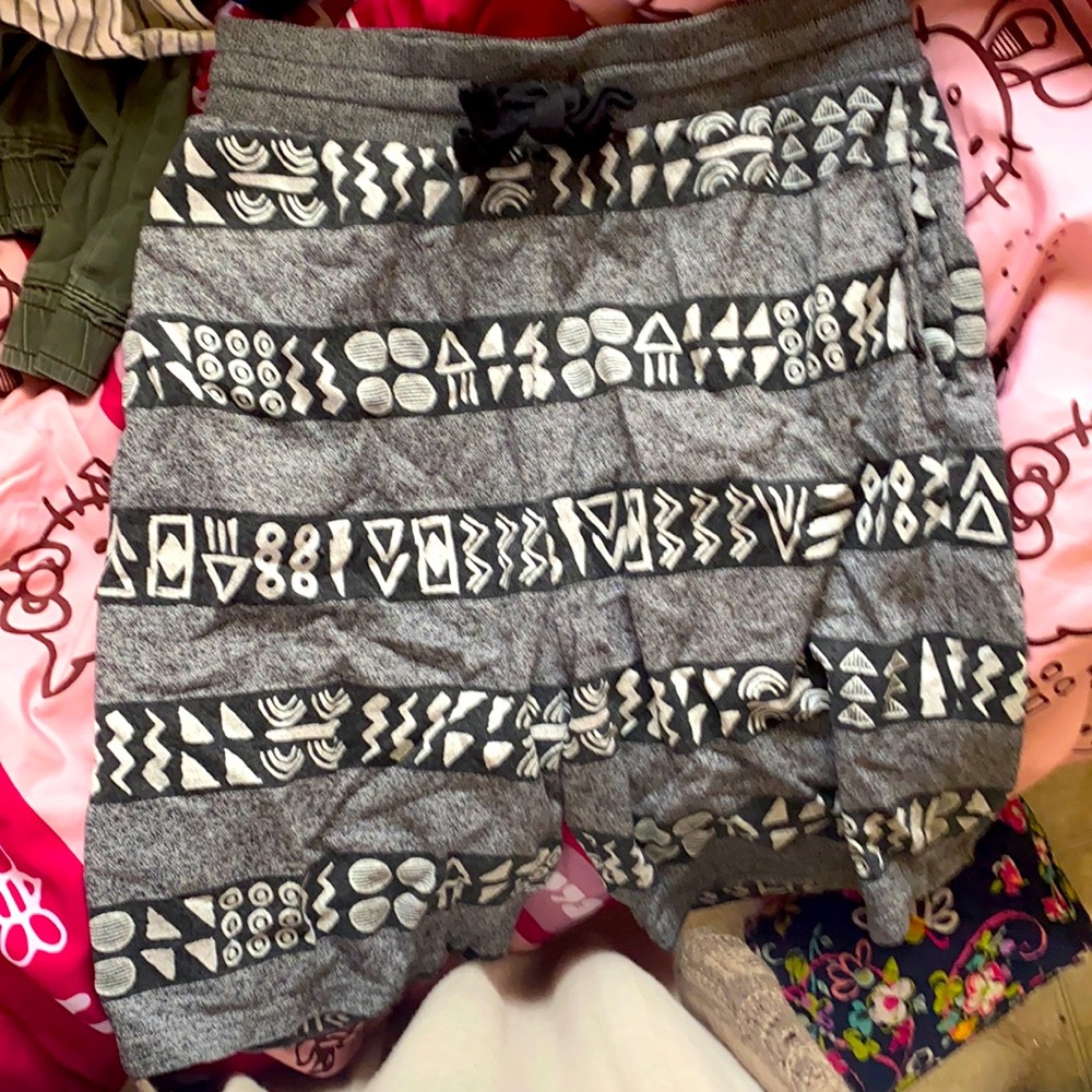 Aztec pattern shorts H&M